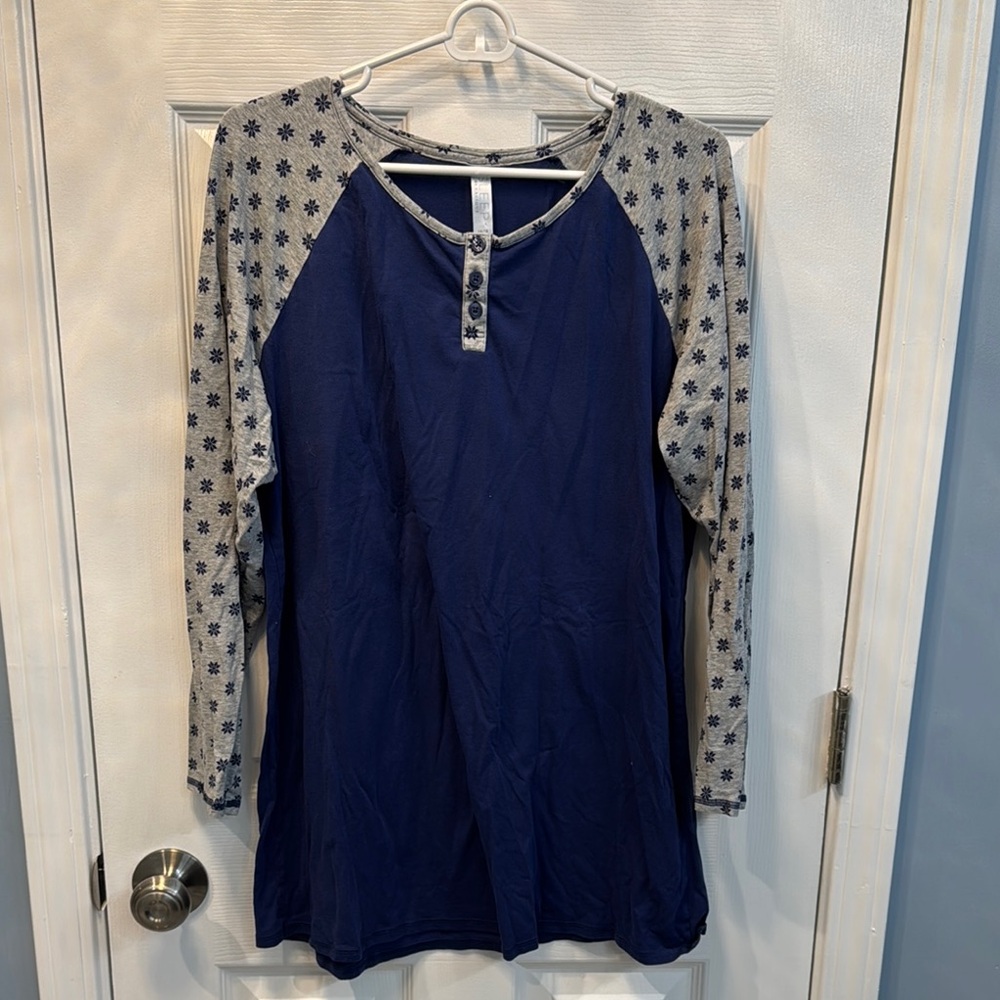 Lane Bryant Women's Pajama Navy and Gray Patterned Top